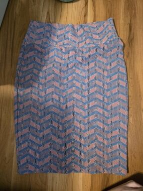 LuLaRoe Pink and Blue Chevron Leaf Pencil Skirt